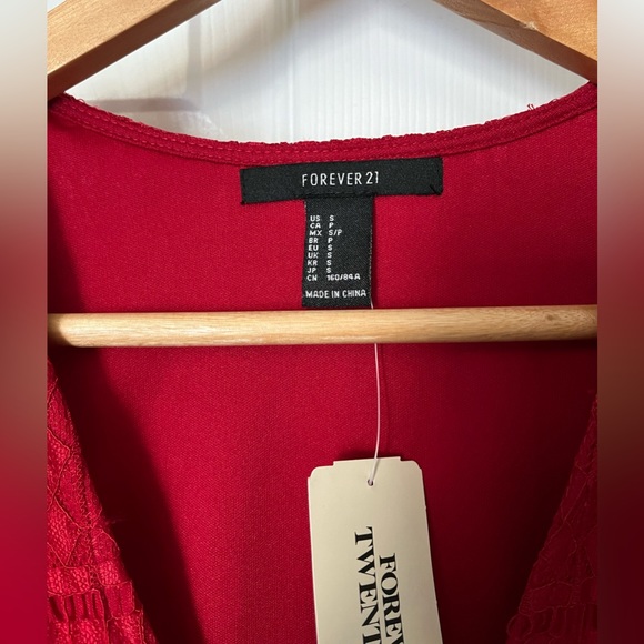 Beautiful Red Lacey Forever 21 dress in size small - Picture 2 of 5